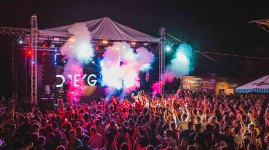 demo-attachment-26-adult-audience-band-celebration-625644