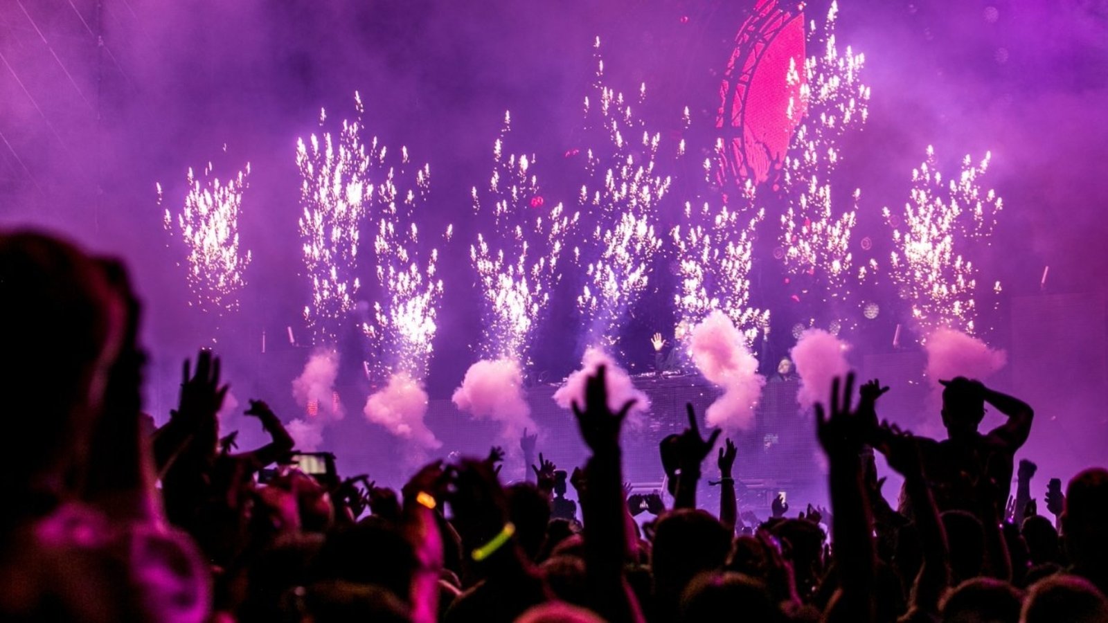 demo-attachment-32-purple-fireworks-effect-1190298